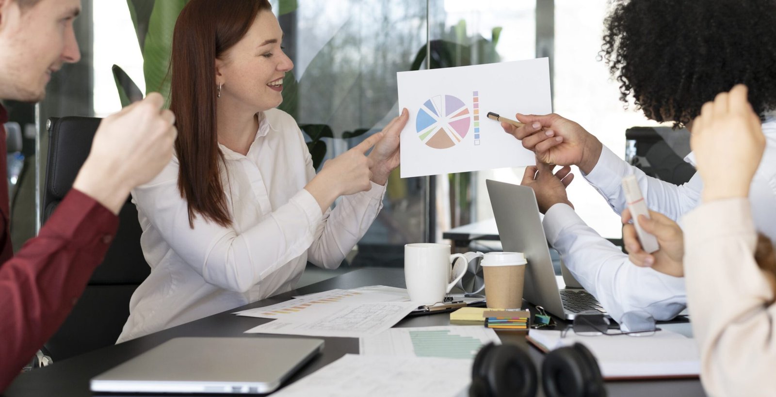 office-workers-working-together-as-team